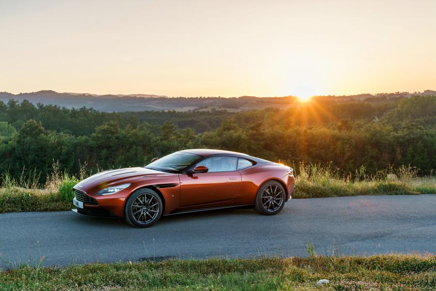  Aston Martin DB11 2016 года  (WW) (фото 27 из 41)